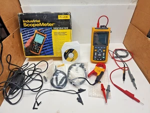 Fluke 125 Industrie Scopemeter 40MHz 2 Kanal mit i400s Stromzange und Leitungen - Bild 1 von 17