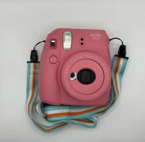 Fujifilm Instax Mini 9 fotocamera pellicola istantanea - rosa fenicottero - TESTATA - Foto 1 di 9