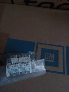 Vauxhall Carlton Opel Omega A Rear Window Heating Switch 90316823 GM - Picture 1 of 2