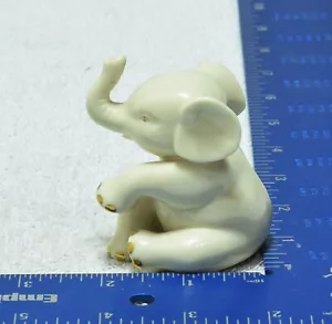 Statuina porcellana elefante bambino Lenox vintage tronco accenti oro 24k alta 3" - Foto 1 di 9