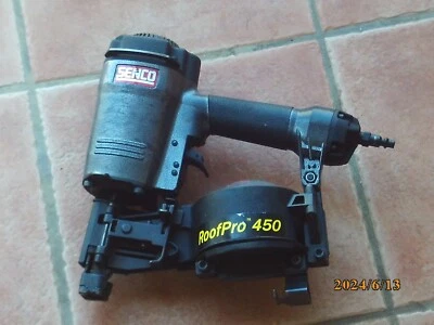 Senco Roofpro 450 Pneumatic Nail Gun ( Excellent Condition ) - Image 1 of 4