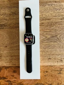 Apple Watch SE 2 (2022) 40 mm silber - Bild 1 von 5