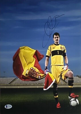 Foto de futebol Iker Casillas 11x14 Espanha assinada BAS C10560 - Imagem 1 de 2