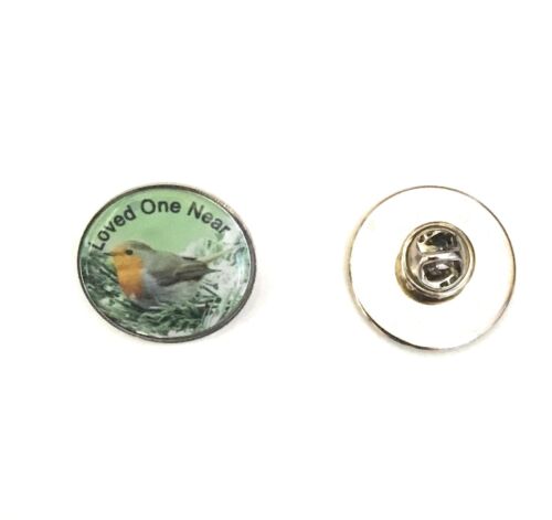 Robin memory pin badge 