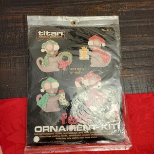 NIP Vintage 1993 Titan Needlecraft Felt Christmas Ornament Kit #311 Mice - Picture 1 of 3