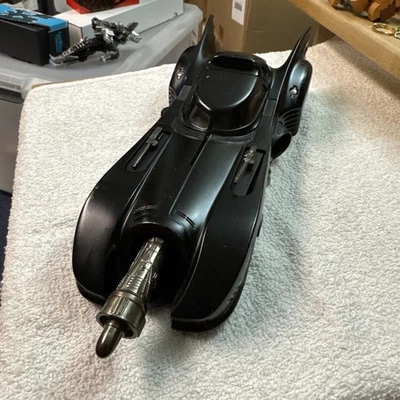 Hot Wheels 1989 Batmobile 1:18 Scale Tim Burton Michael Keaton Batman Pre-Owned - Image 1 of 4