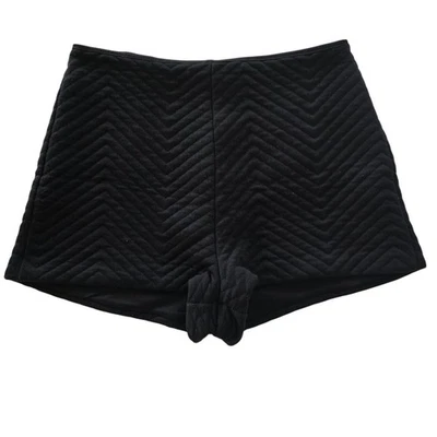 Shorts Urban Outfitters acolchoado cintura alta preto tamanho 0 Y2K minimalista - Imagem 1 de 4