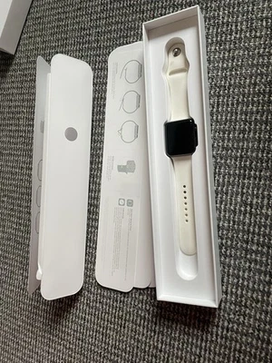 Apple Watch Series 3 42mm Space Gray - Bild 1 von 4