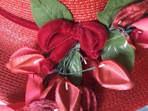 VINTAGE ROTER STROHHUT. W's GR SM- MED.  40er Jahre. SAMTIGE CALLA-LILIEN. FEINER ZUSTAND. - Bild 1 von 8