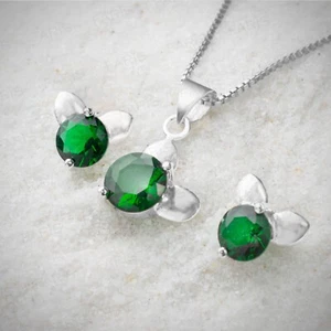 Round Cut Green Emerald Gemstone Pendant and Earring Set Bunny Ear Gift - Picture 1 of 6