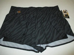 Lot of 3 NWT Womens shorts black gray tiger size XXL 2X 20 - Picture 1 of 6