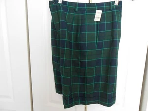 TALBOTS---WOOL LADY'S BERMUDA SHORTS--GREEN/NAVY PLAID---(NWT) USA SIZE 8  - Picture 1 of 1