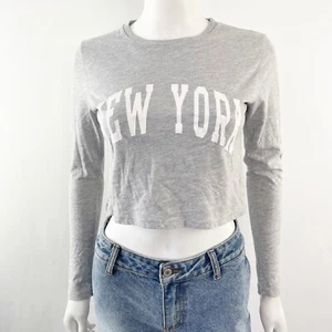 Brandy Melville Gray Long Sleeve Cropped "New York" T-Shirt Top One Size - Picture 1 of 11
