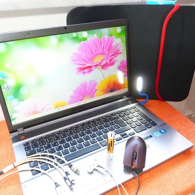 XLSET SAMSUNG 550P PREMIUM JBL SOUND 17 pollici METALLO 1TB Windows 11 l 8GB ... - Immagine 1 di 4