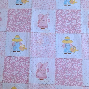 Sunbonnet Sue & Sam Pink Cotton Fabric 44" X 44" Patchwork Cheater Quilt Vintage - Picture 1 of 5