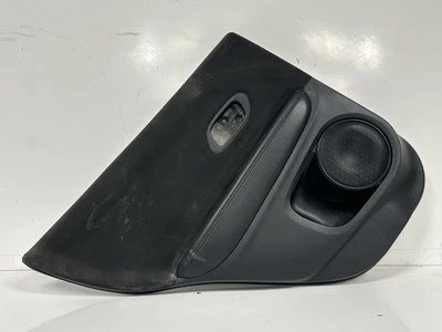 Panel interior de la puerta trasera del lado del conductor negro OEM 2016-2018 Honda HRV HR-V Lh Foto 1 de 4