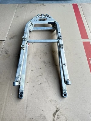 09-12 APRILIA RSV4 R SUBCHASIS TRASERO SUBCHASIS TRASERO Foto 1 de 4