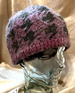 Everitt Beanie Baskenmütze lila schwarz Hahnentritt flauschig kuschelig Made in USA Einheitsgröße - Bild 1 von 11