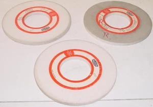 Lot de 3 meules plates TYROLIT Ø 200 mm - ép 10 mm - Ø alésage 75 mm - NEUVES - Picture 1 of 1