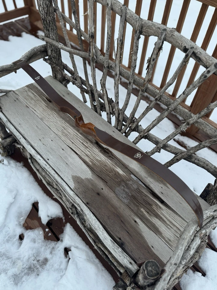 Arco recurvo vintage Wing Archery Red Wing Hunter AMO 52” 49# para diestros Foto 1 de 4