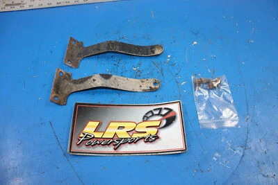 Polaris Phoenix 200 2005 guardabarros trasero soporte lado derecho juego 0452593 Foto 1 de 4