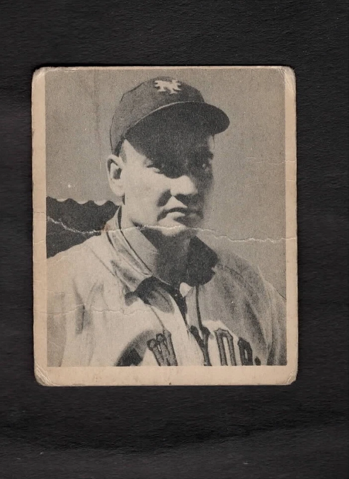 1948 Walker Cooper Play Ball Bowman Gum Inc Rookie RC New York #9 - Image 1 of 2