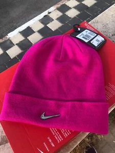 Nike Youth Unisex Beanie Hat - Pink with Metallic Silver Swoosh 825577-616 - Picture 1 of 8