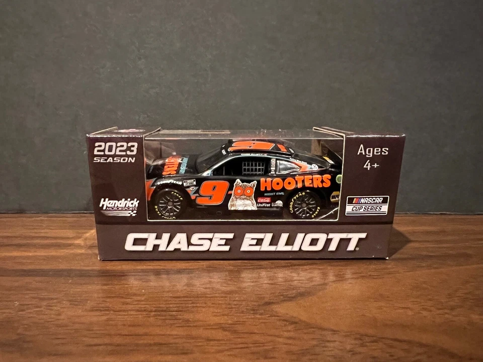 Chase Elliott 2023 #9 HOOTERS Hendrick Camaro ZL1 NASCAR 1/64 TAZA Foto 1 de 1