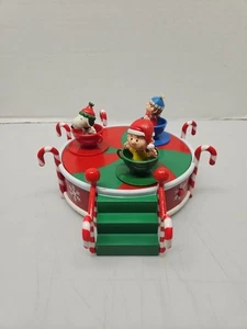 Gemmy Snoopy/Peanuts Gang Spinning Teacup Giostra Musicale Natale Funzionante - Foto 1 di 8