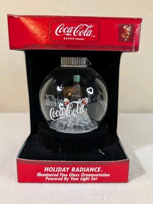 Coca-Cola Holiday Radiance Iluminado Vidrio Fino Adorno Pingüinos Con Coca-Cola Foto 1 de 4