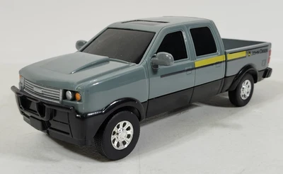 ERTL John Deere Extended Cab Pickup Truck 1/24 Toy Vehicle Gray - Image 1 of 4