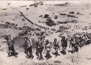 AK Ansichtskarte 10x15cm Postkarte NORMANDIE Landung 1 Ankunft der Verstärkung ti. - Bild 1 von 1