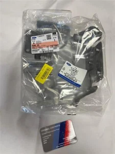 FORD FIESTA MK7 HREAT SHIELD NEW GENUINE 2545523 - Picture 1 of 3