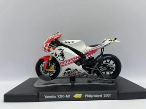Valentino Rossi 1/18 VR 46 Yamaha YZR M1 Philip Island 2007 - Picture 1 of 6