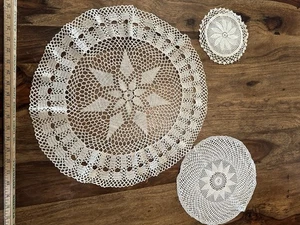 Vintage handmade Elegant Cream Crochet Doily Set - Picture 1 of 8