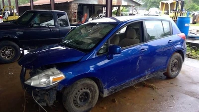 07 08 09 10 11 12 Pinza izquierda NISSAN VERSA Foto 1 de 4