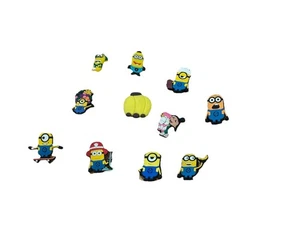 11 Stück Lot Minions Kroko Schuh Anhänger Universal Studios - Bild 1 von 2