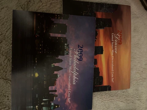 2011 United States Mint Uncirculated Coin Set Philadelphia & Denver Mint great Cover