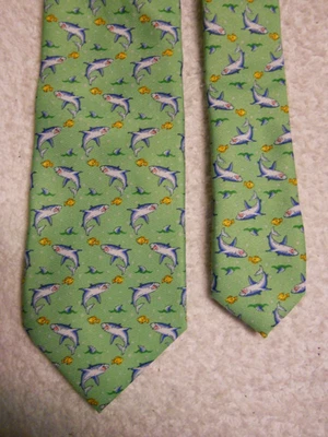 New In Sleeve Izod Polyester Green Shark Short Neck Tie (Narrow 2 5/8x54) - Image 1 of 4