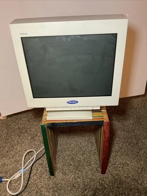 Sony Trinitron (micron) Color Monitor CPD-4401 Vintage Gaming CRT Display - Image 1 of 4