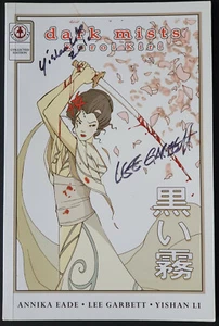 Libro de bolsillo firmado por LEE GARBETT & YISHAN LI NIEBLAS OSCURAS CERTIFICADO DE AUTENTICIDAD KUROI KIRI - Imagen 1 de 2