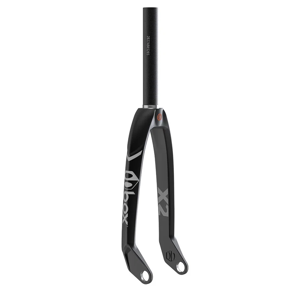 BOX X-2 20" PRO CARBON THREADLESS FORK 1-1/8"  BLACK - Image 1 of 1
