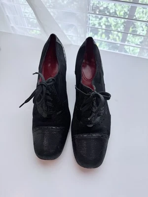 Zapatos de salón Alfani vintage de cuero negro con cordones talla 9M Foto 1 de 4