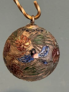 Cloisonné Emaille Weihnachtsschmuck Kugel Gold Blau Vögel Tannenzapfen Nadeln 3" - Bild 1 von 9