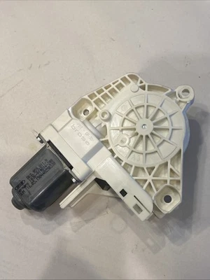 Motor de janela traseira esquerda Audi A4 B8 Q5 2009 - 2016 8K0959811A fabricante de equipamento original - Imagem 1 de 4