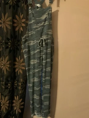 Ladies Khaki camouflage dungarees 3 pockets adjustable straps size L - Image 1 of 4