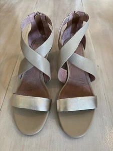 Diana Ferrari Jeune leather wedge Sandals size 9.5 RRP $139.95 - Picture 1 of 10