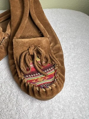 Mocasines para mujer talla 11 Minnetonka Foto 1 de 4