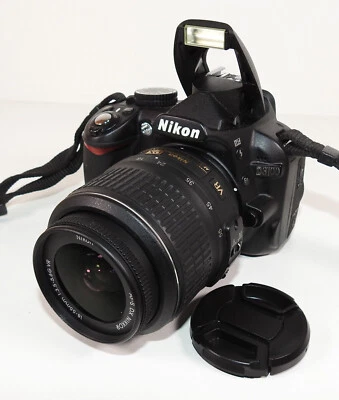 Nikon D3100 Digitalkamera 14,2MP mit AF-S 18-55mm 3.5-5.6 G DX VR * 913 Auslös. - Bild 1 von 4