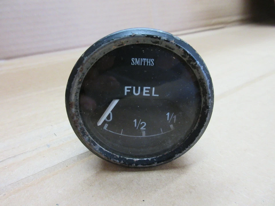Vintage MG MGB Smiths Round Fuel Gauge L10 - Image 1 of 4